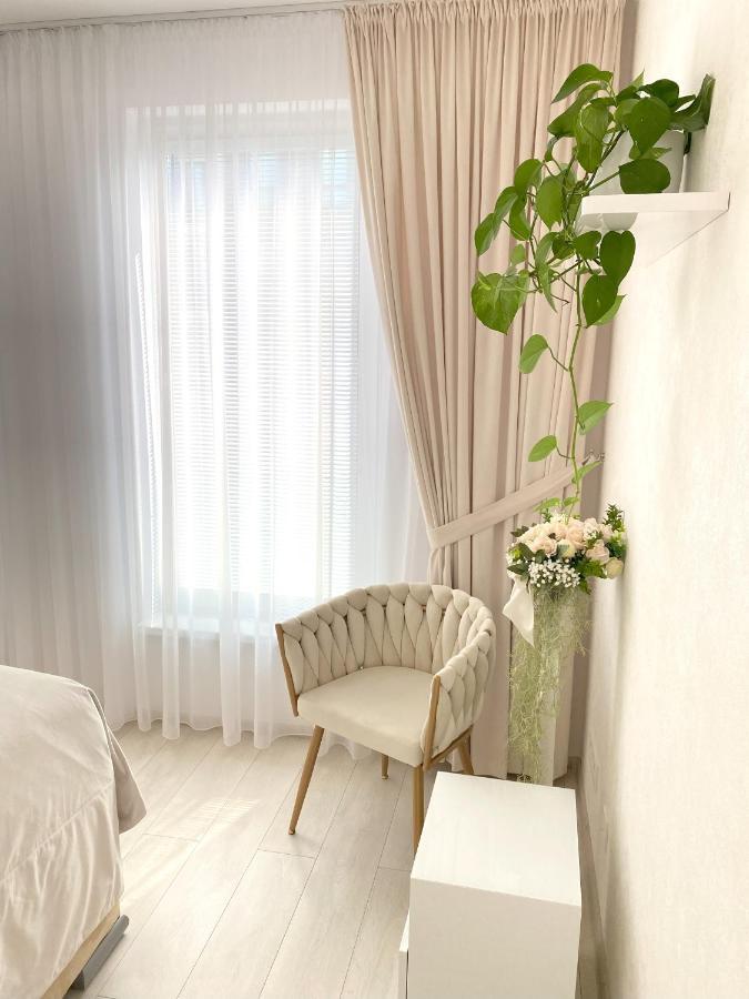 Die Eleganz - Apartment Near The City Center With Free Parking براتسيلافا المظهر الخارجي الصورة